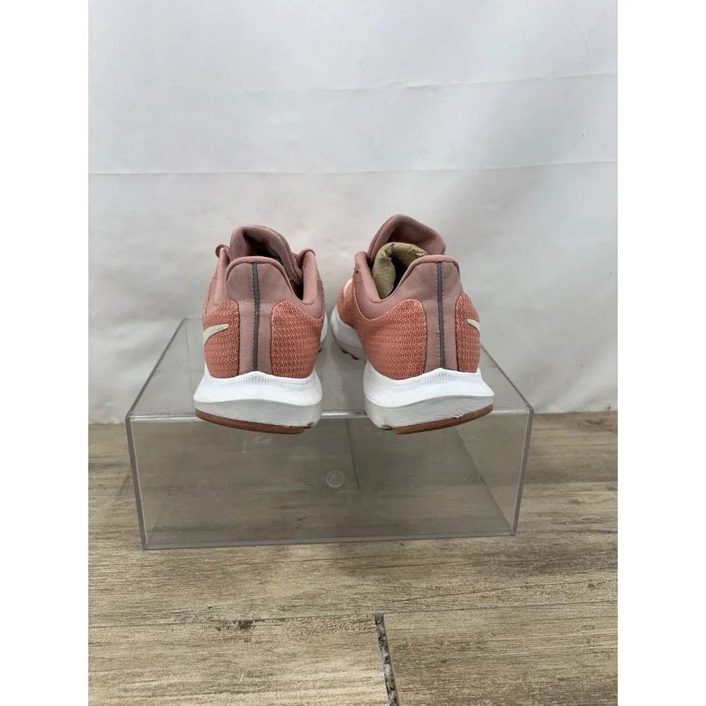 Nike quest running